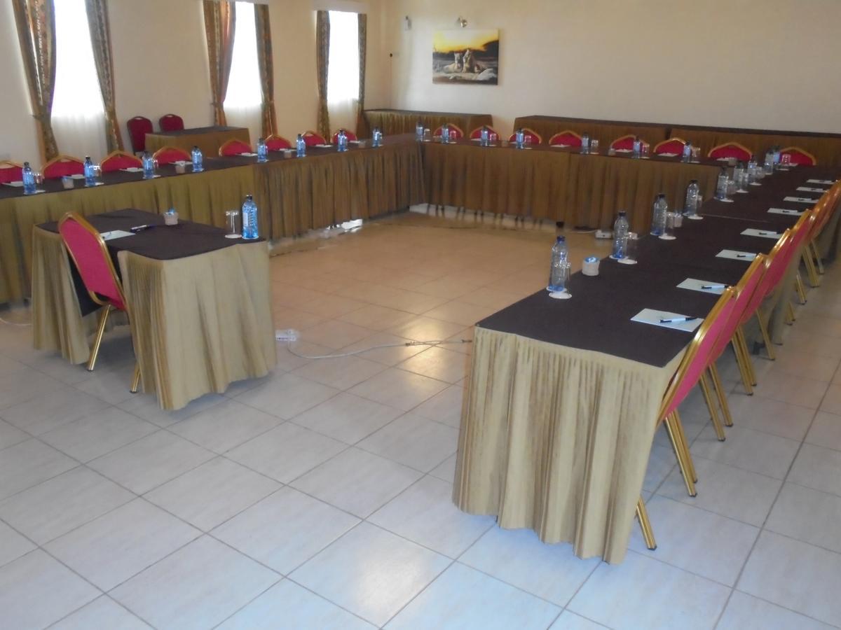 Athi River Maanzoni Lodge Limited מראה חיצוני תמונה